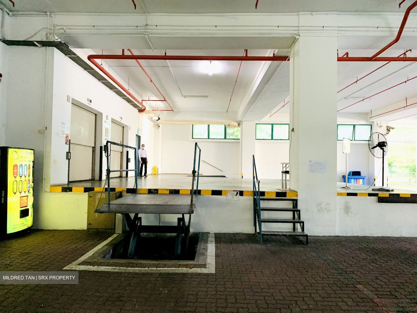 Redhill MRT (D3), Factory #475971081